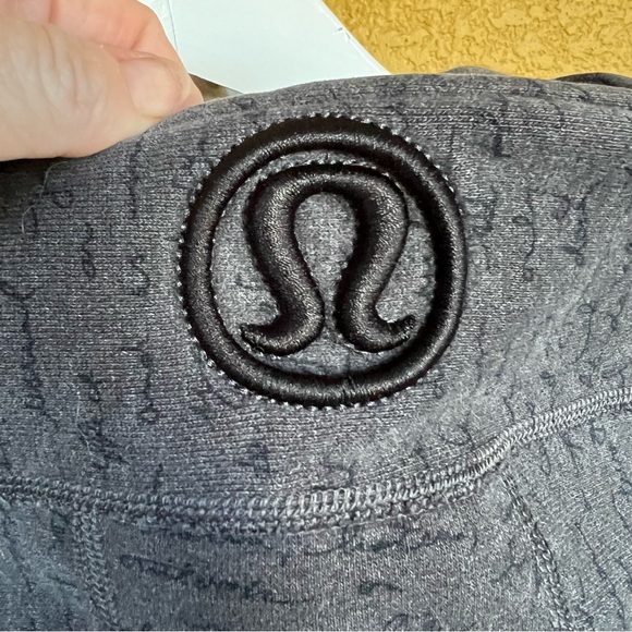 Lululemon Scuba Hoodie Manifesto Script Ghost Black - Picture 5 of 16